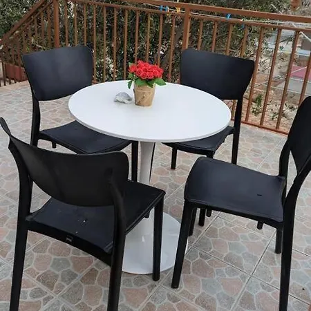 Zeezicht 50m From Lägenhet